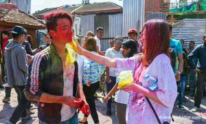 8 skincare tips for a safe Holi this season