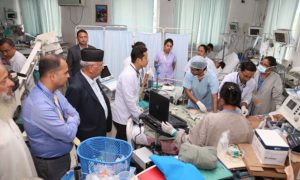 Prime Minister visits hospitalised former state minister