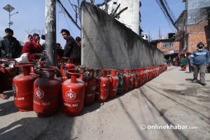 Govt urges public not to hoard cooking gas