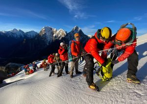 Nepal govt’s plan to recognise mountain guides on its own disappoints internationally-certified professionals