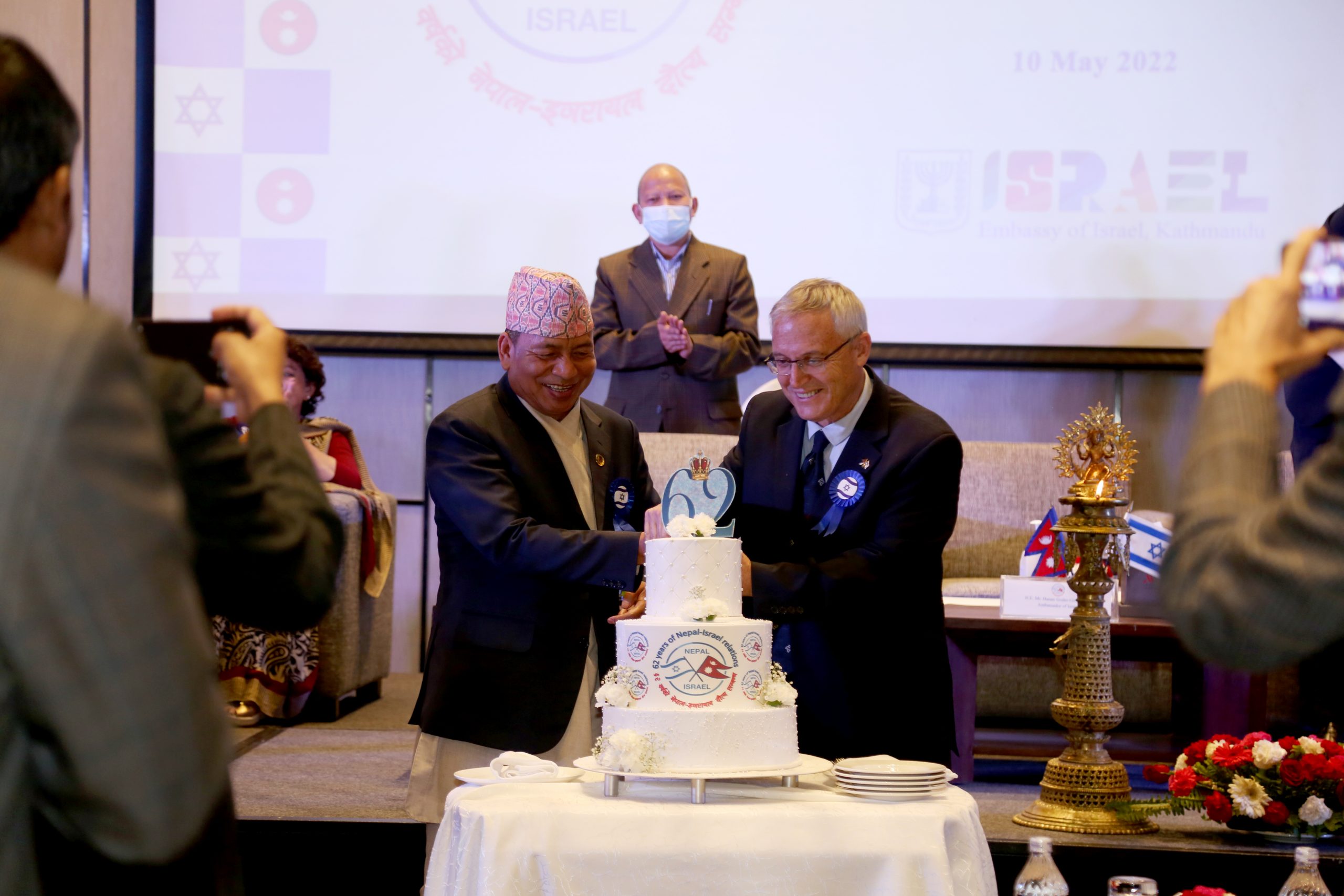 Nepal Vice-President Nanda Bahadur Pun and Israeli Ambassador Hanan Goder mark 62 years of the Nepal-Israel diplomatic relations, in Kathmandu, on Tuesday, May 10, 2022. Photo: Israeli Embassy in Kathmandu