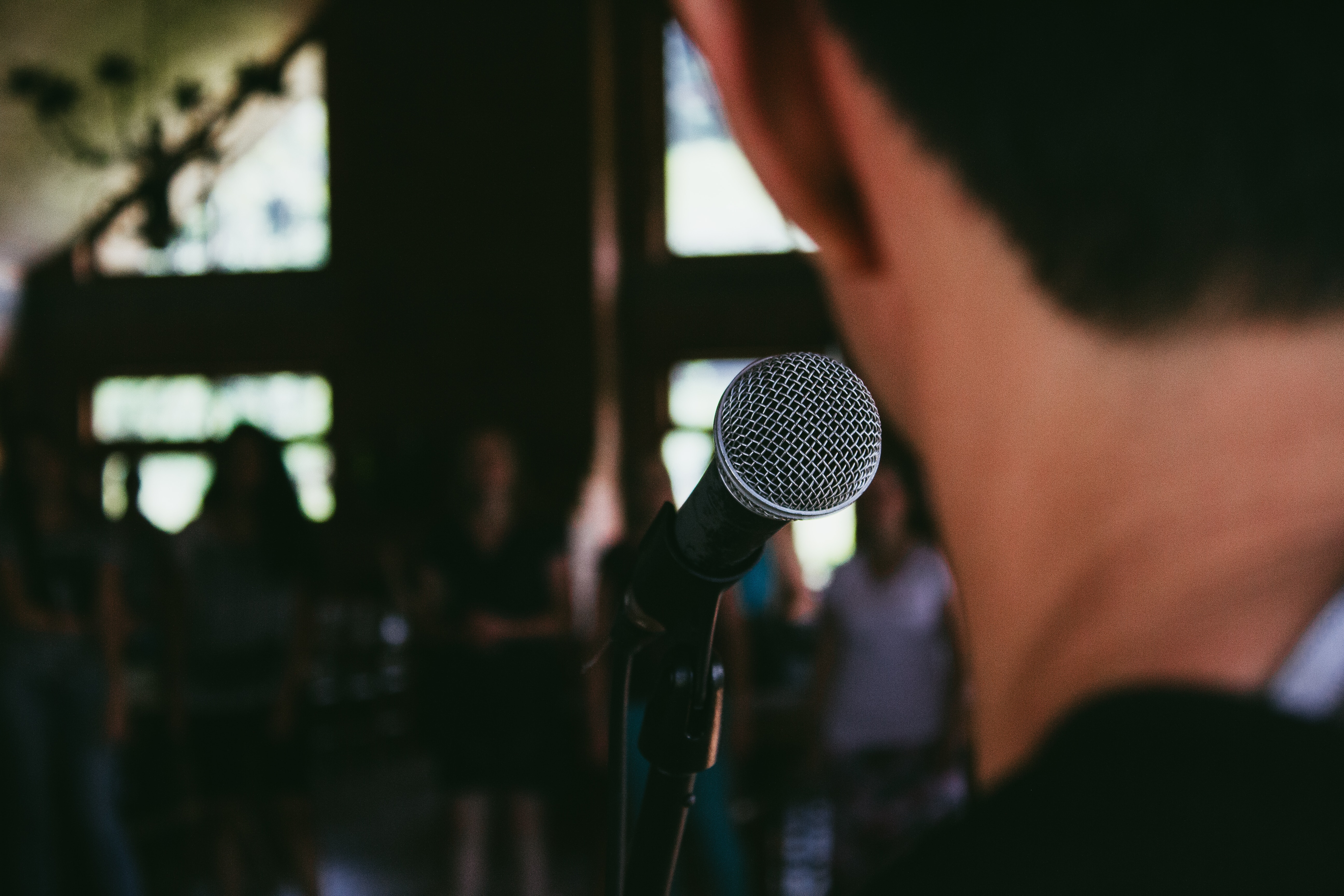 Fear of public speaking: Combat stage fright with these 6 useful tips