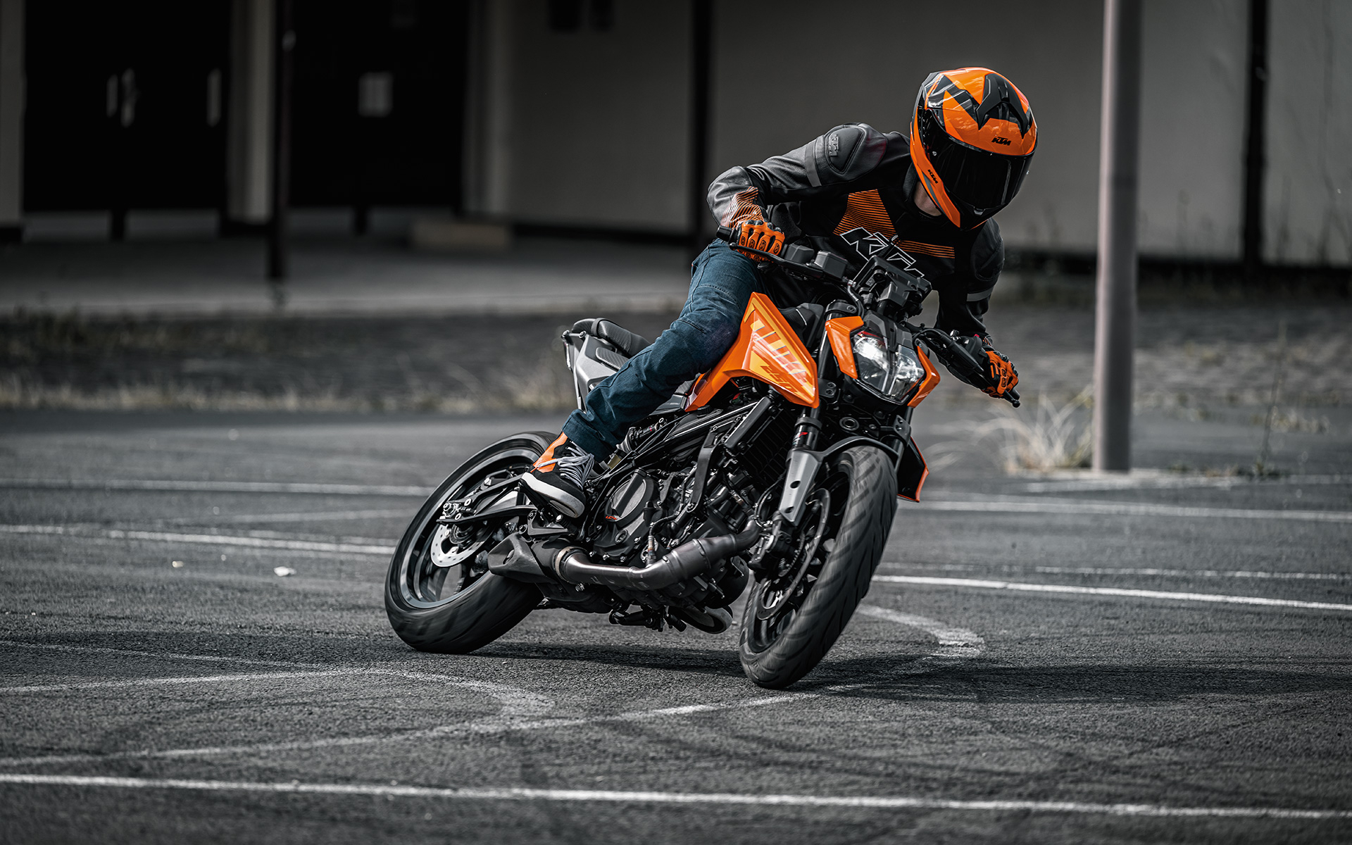 2024 KTM Duke 250: Power-packed performance with aggressive naked styling