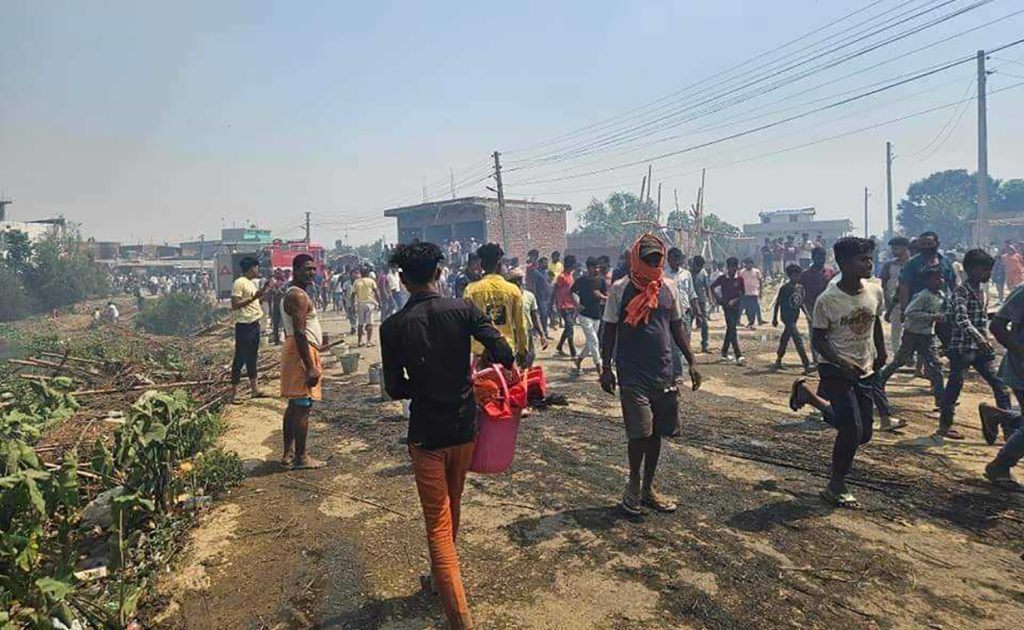 Massive fire in Mahottari destroys 100 houses