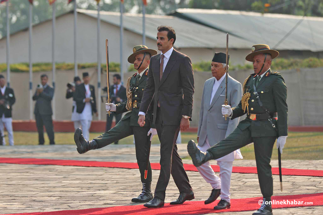 Guard of Honour for Qatari King at Airport (Photos)