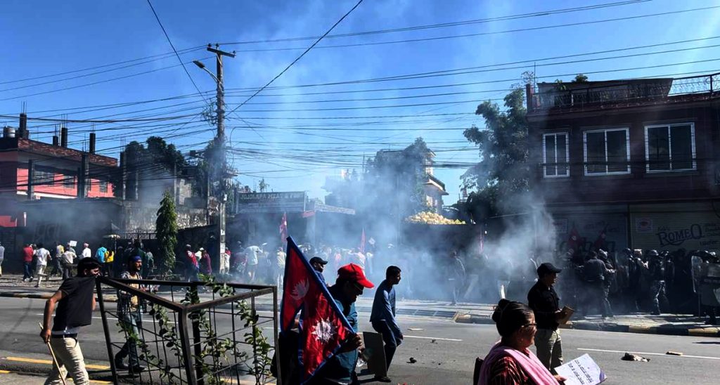 Tear gas fired at Rastriya Swatantra Party protesters in Pokhara (Photos)