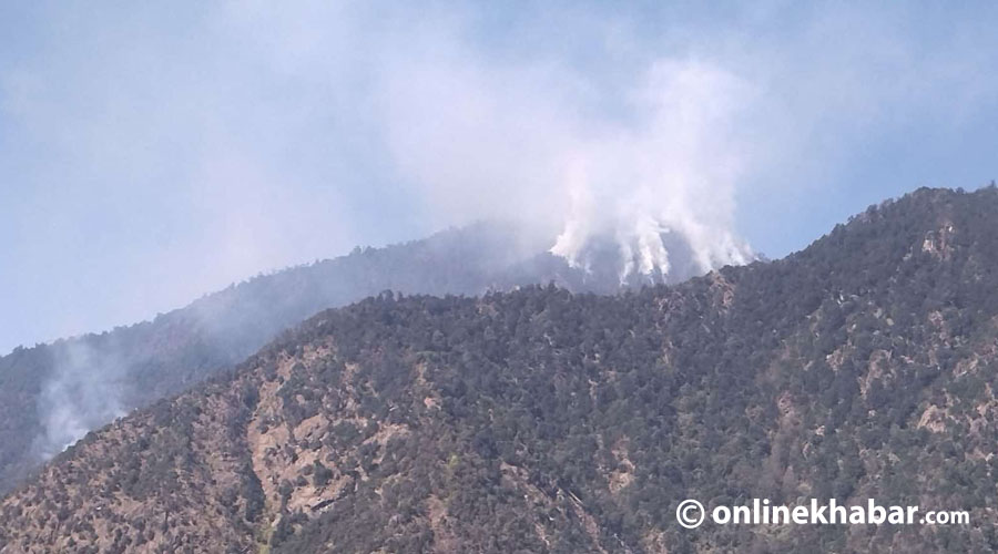 Massive wildfire in Kavre’s Mahabharat Forest threatens settlements, army and police deployed